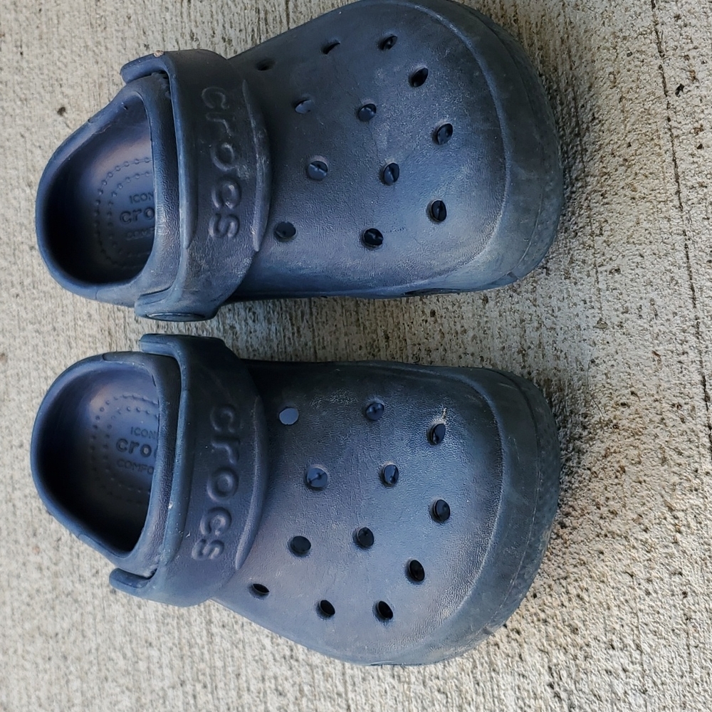 Toddler crocs